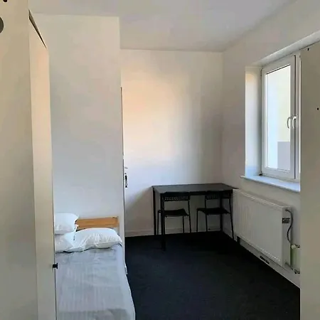 Gasthof Komfortowy Nocleg, Parking Posen