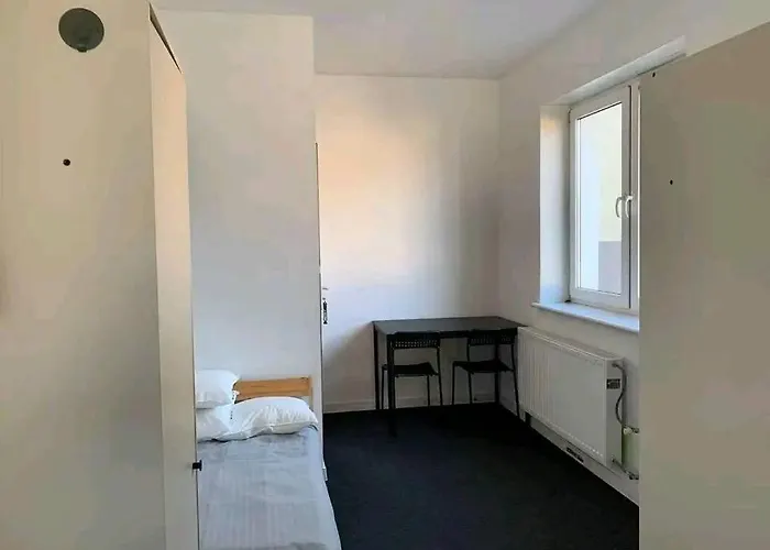 招待所 Komfortowy Nocleg, Parking 波兹南